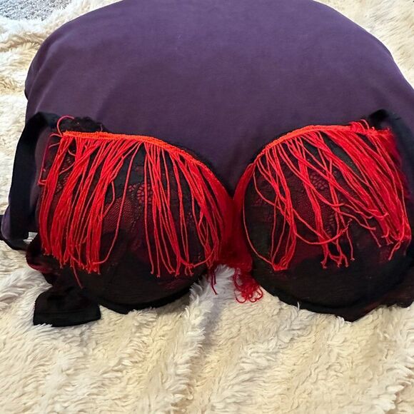 Torrid Curve Costume Red and Black Fringe Bra Size 40DDD EUC - Picture 1 of 3